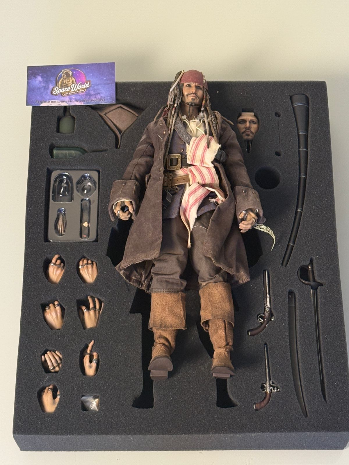 Capitão Jack Sparrow 1/6 DX06 Piratas do Caribe Hot Toys