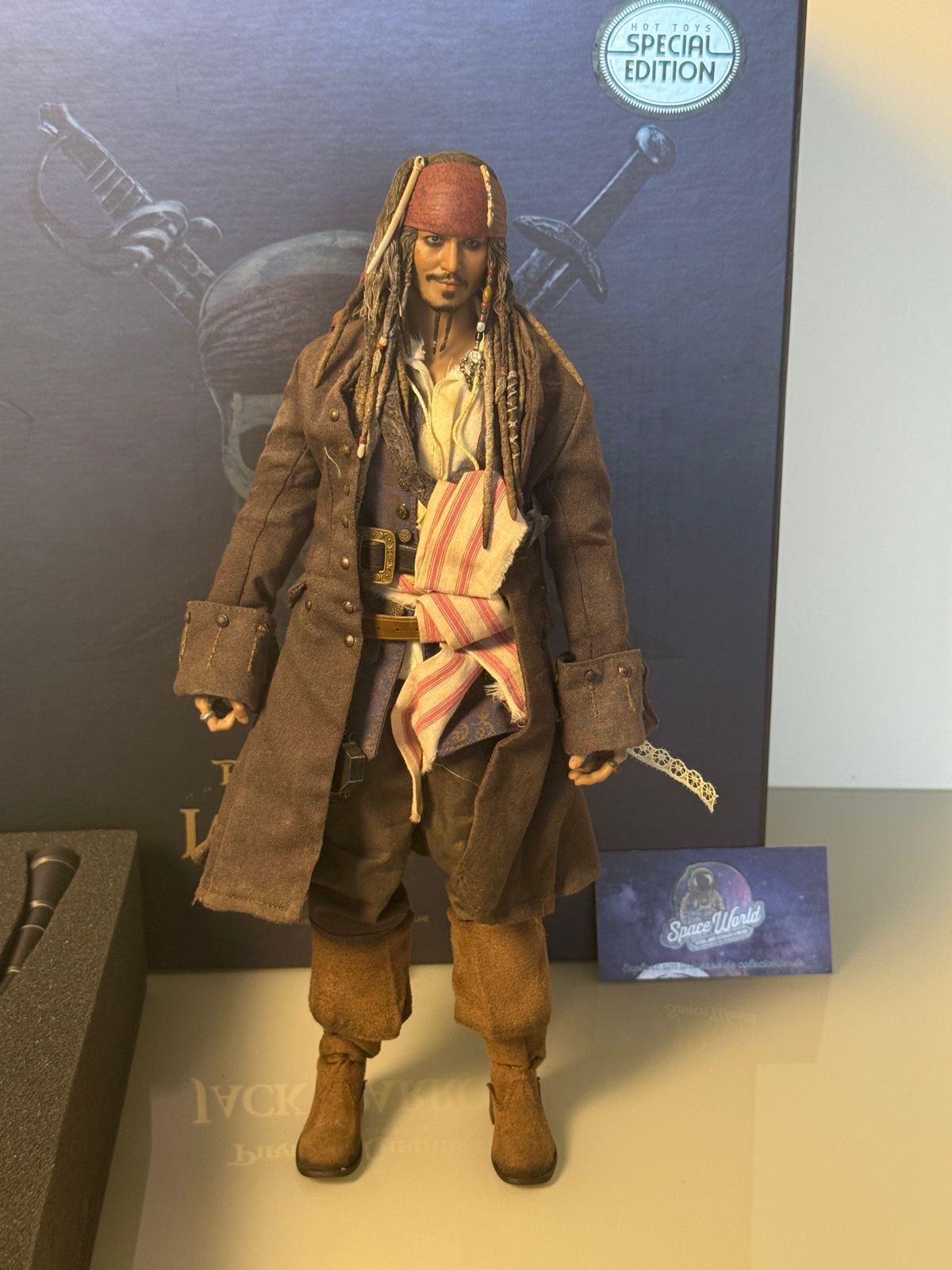 Capitão Jack Sparrow 1/6 DX06 Piratas do Caribe Hot Toys